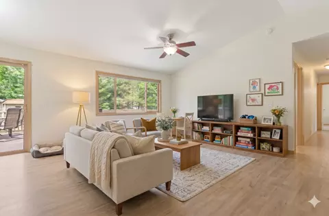 Living - 4914 Cedar Scenic Rd, Baxter, MN 56425 photo 5 of 8