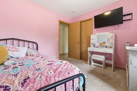 Bedroom - 4914 Cedar Scenic Rd, Baxter, MN 56425 photo 2 of 11