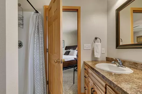 Bath - 11448 Leisure Ln, Brainerd, MN 56401 photo 2 of 5