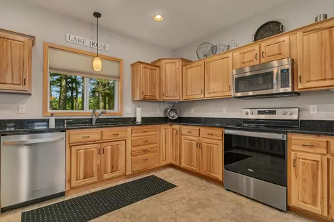 Kitchen - 11448 Leisure Ln, Brainerd, MN 56401 photo 3 of 4