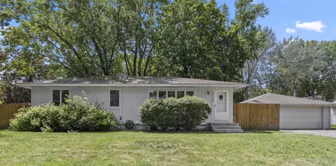 2124 Sapphire Ln, Eagan, MN 55122