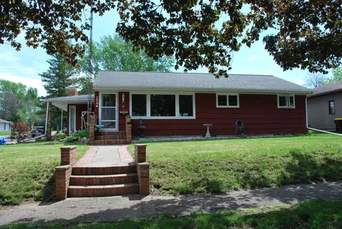 1524 N Park St, Fairmont, MN 56031