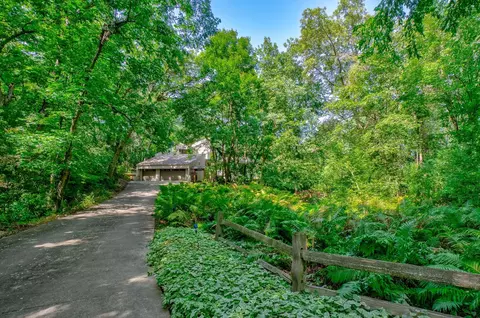 5 Crocus Ln, North Oaks, MN 55127