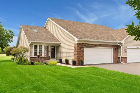 8975 Deer Run Dr, Victoria, MN 55386