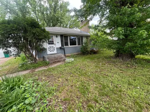 350 E 98th St, Bloomington, MN 55420 photo 2