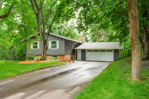 15841 N Hillcrest Ct, Eden Prairie, MN 55346