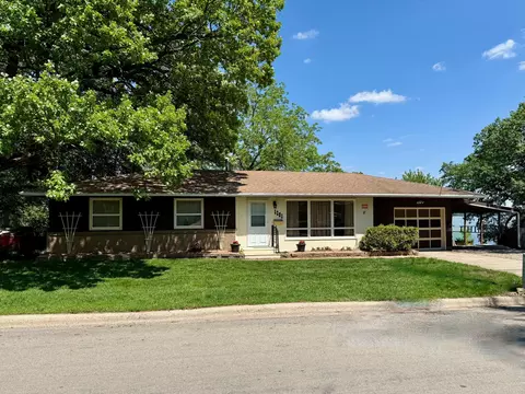 1201 Frank Hall Dr, Albert Lea, MN 56007