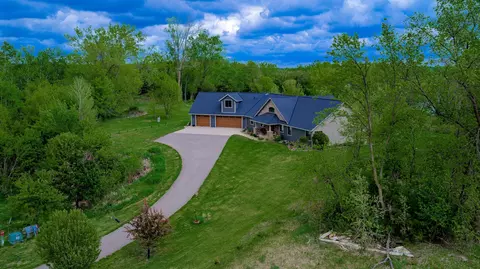 3417 N Games Lake Ave, New London, MN 56273