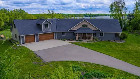 3417 N Games Lake Ave, New London, MN 56273