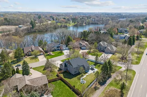 9154 Edinburgh Ln, Woodbury, MN 55125
