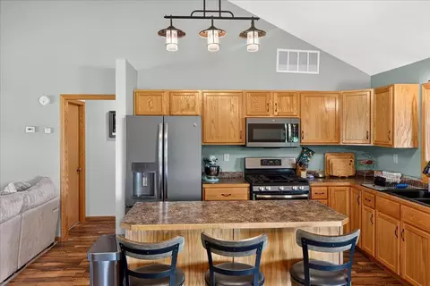 Kitchen - 10366 80th Ave, Milaca, MN 56353 photo 4 of 4