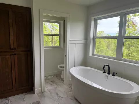 Bath - 929 200th Ave NW, Cedar, MN 55011 photo 2 of 3