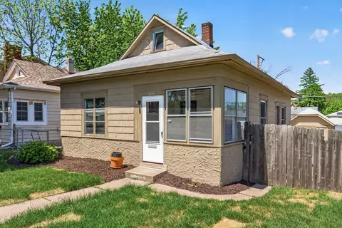 1041 Magnolia Ave E, Saint Paul, MN 55106