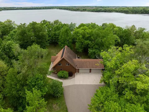 37618 Sugar Maple Ln, Montgomery, MN 56069