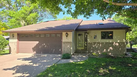 605 Van Buren St, Marshall, MN 56258