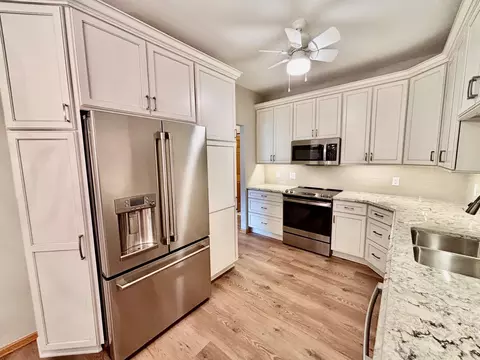 1516 Pine Pointe, White Bear Lake, MN 55110