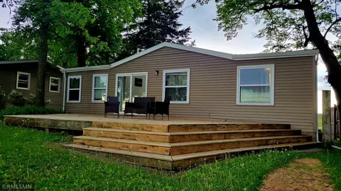 26570 Sioux Trl, Madison Lake, MN 56063