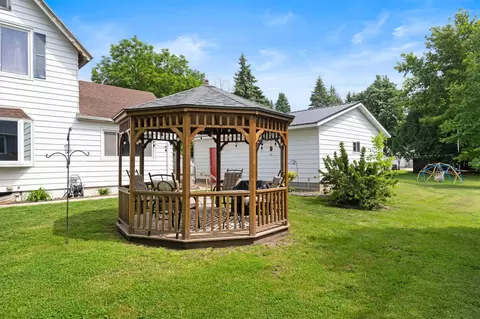Exterior - 809 Home St, Kenyon, MN 55946 photo 6 of 7
