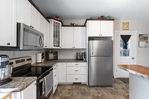 Kitchen - 809 Home St, Kenyon, MN 55946 photo 5 of 6