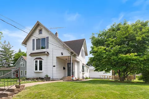 Exterior - 809 Home St, Kenyon, MN 55946 photo 2 of 7