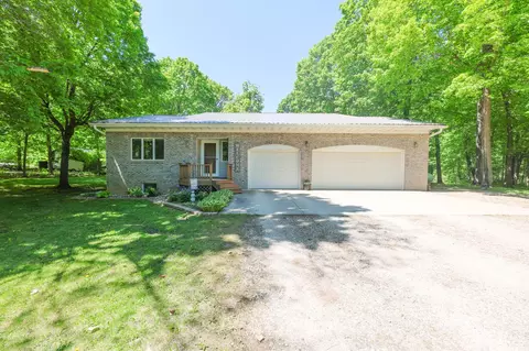 6042 Maple Ln NE, Alexandria, MN 56308