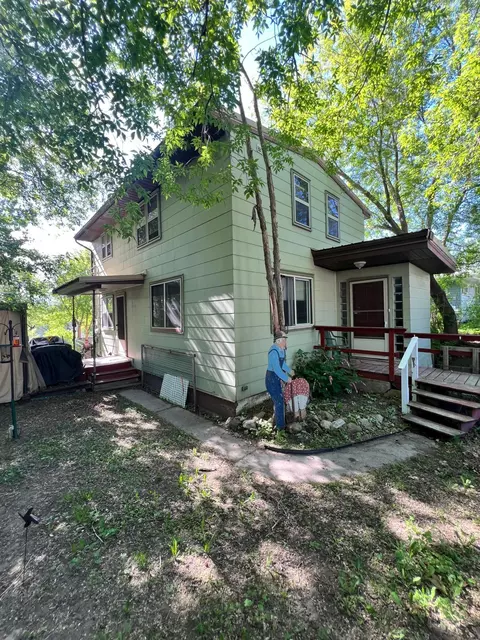 306 7th Ave, Bovey, MN 55709