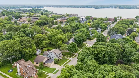 132 Minnetonka Ave N, Wayzata, MN 55391
