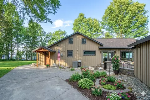 7516 Blue Water Beach Rd NW, Walker, MN 56484