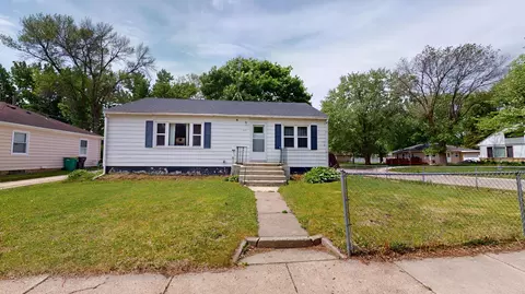 917 Valley Ave, Albert Lea, MN 56007