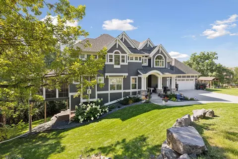 6311 Montee Dr, Eden Prairie, MN 55344