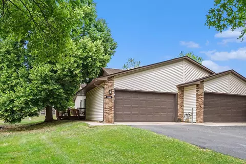 8689 134th St W, Apple Valley, MN 55124