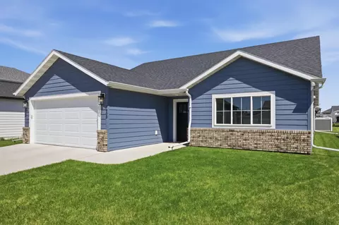 7903 Buckthorn Ave, Horace, ND 58047