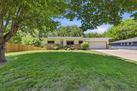 3019 Wheeler St N, Roseville, MN 55113