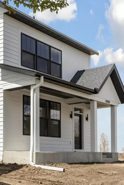 16905 Draft Horse Blvd, Lakeville, MN 55044