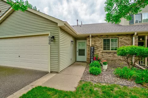 696 Monn Ave, Vadnais Heights, MN 55127