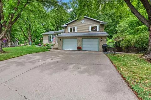 1113 Michaelson St N, Hudson, WI 54016