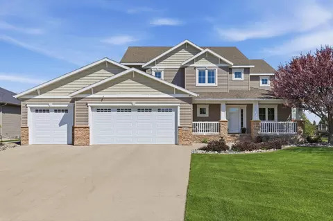 4208 66 St S, Fargo, ND 58104