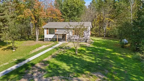 27176 Birch Dr, Bovey, MN 55709