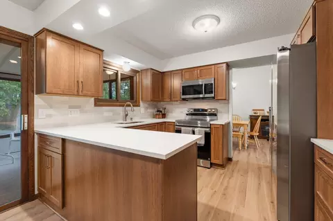 Kitchen - 4382 Metcalf Dr, Eagan, MN 55122 photo 3 of 6