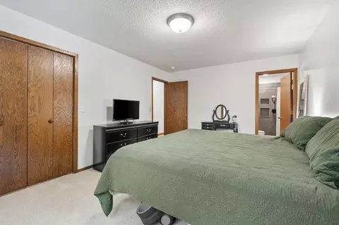 Bedroom - 4382 Metcalf Dr, Eagan, MN 55122 photo 6 of 8