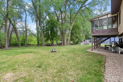 Exterior - 4382 Metcalf Dr, Eagan, MN 55122 photo 7 of 11