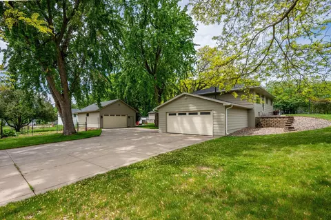 12715 27th Ave N, Plymouth, MN 55441