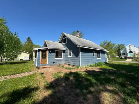 Exterior - 3939 Maple St, Kettle River, MN 55757 photo 1 of 3