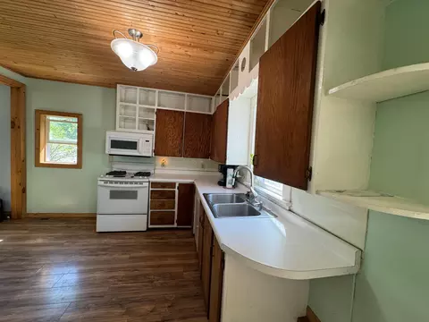 Kitchen - 3939 Maple St, Kettle River, MN 55757 photo 1 of 3