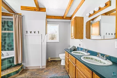 Bath - 4942 Radar Rd, Hermantown, MN 55811 photo 2 of 4