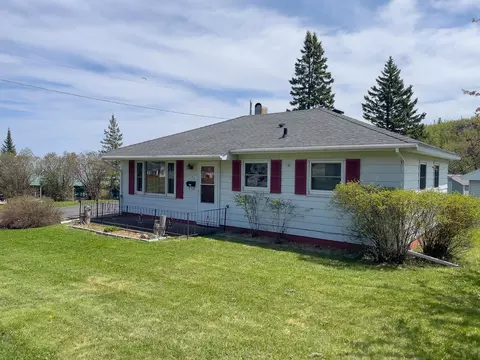 53 Banks Blvd, Silver Bay, MN 55614