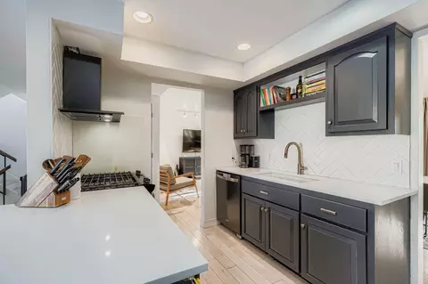 7511 Harold Ave, Golden Valley, MN 55427