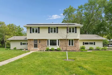 1473 Windemere Dr NE, Fridley, MN 55421