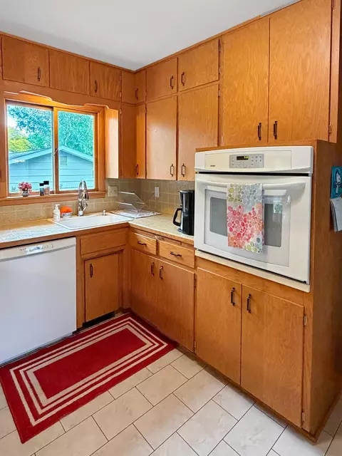 Kitchen - 503 Washington Ave, Marshall, MN 56258 photo 3 of 4