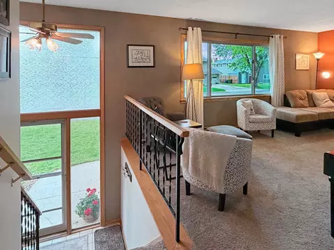 Entry Way - 503 Washington Ave, Marshall, MN 56258 photo 2 of 3